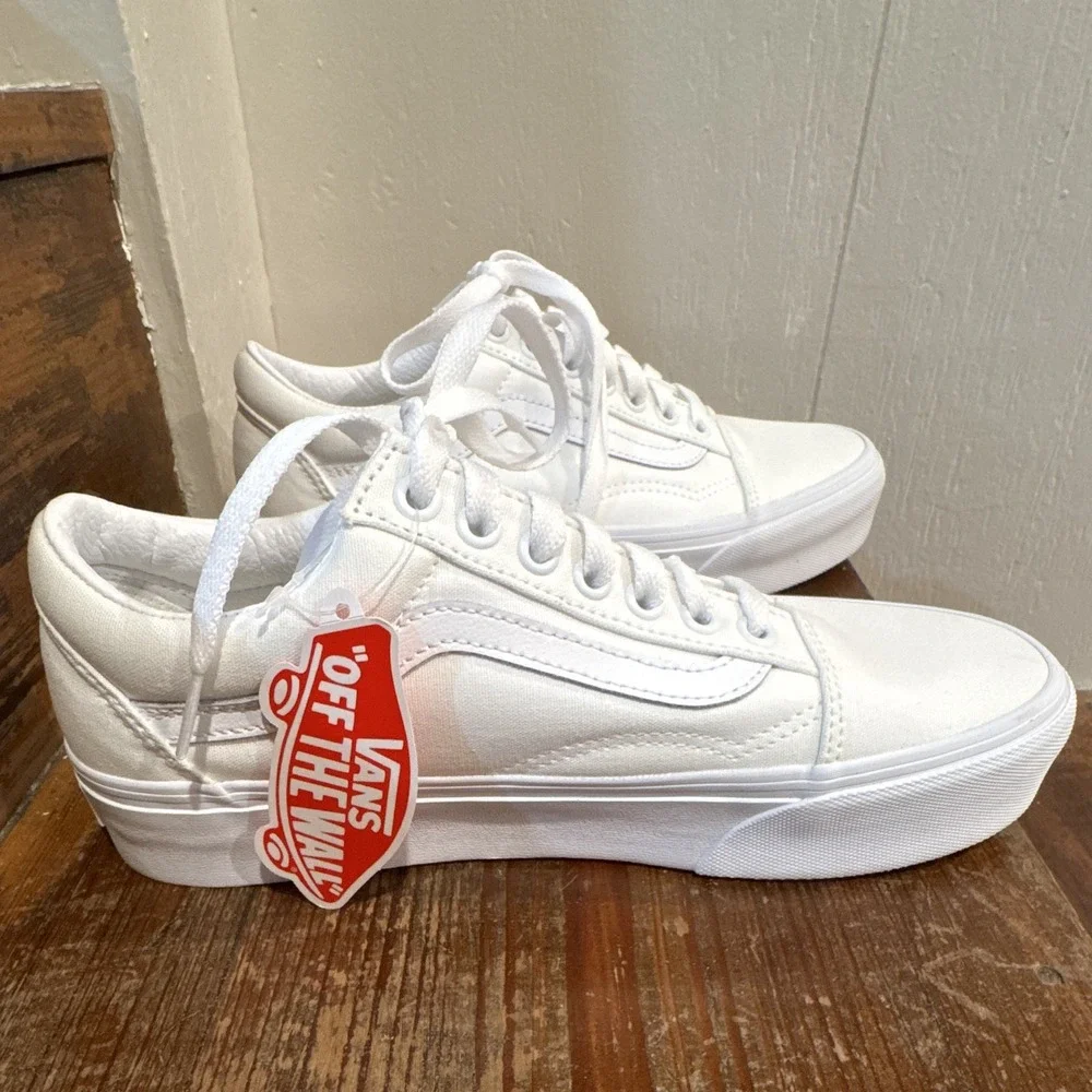 VANS Old Skool White Low Top Lace Up Men's Sz 6.5 Women's Sz 8  Sneaker NWOB